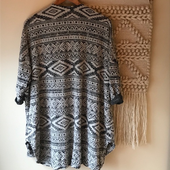 NWOT Urban Outfitters Ecote Medium Geo-Print Open-Front Cardigan - Picture 12 of 12